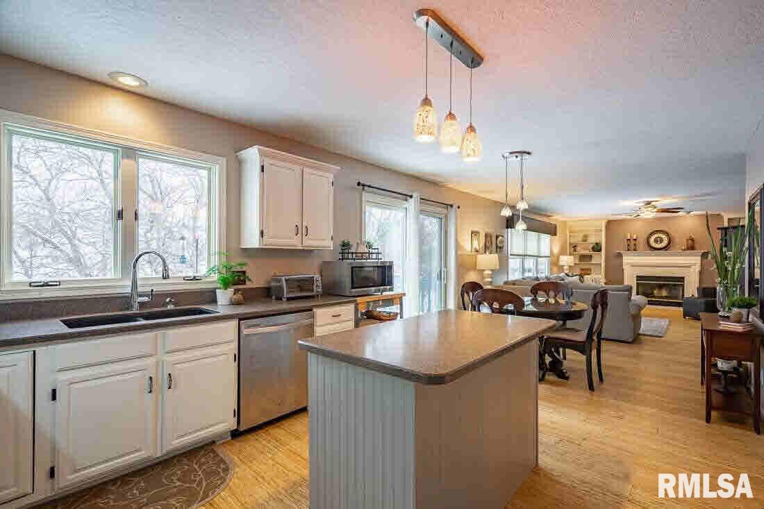 1800 Plum Tree Road Bettendorf, IA 52722 - Photo 6 of 24 Gallery Image 6