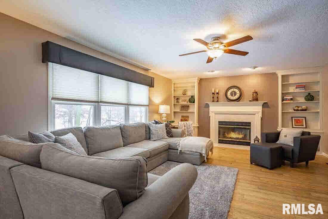 1800 Plum Tree Road Bettendorf, IA 52722 - Photo 7 of 24 Gallery Image 7