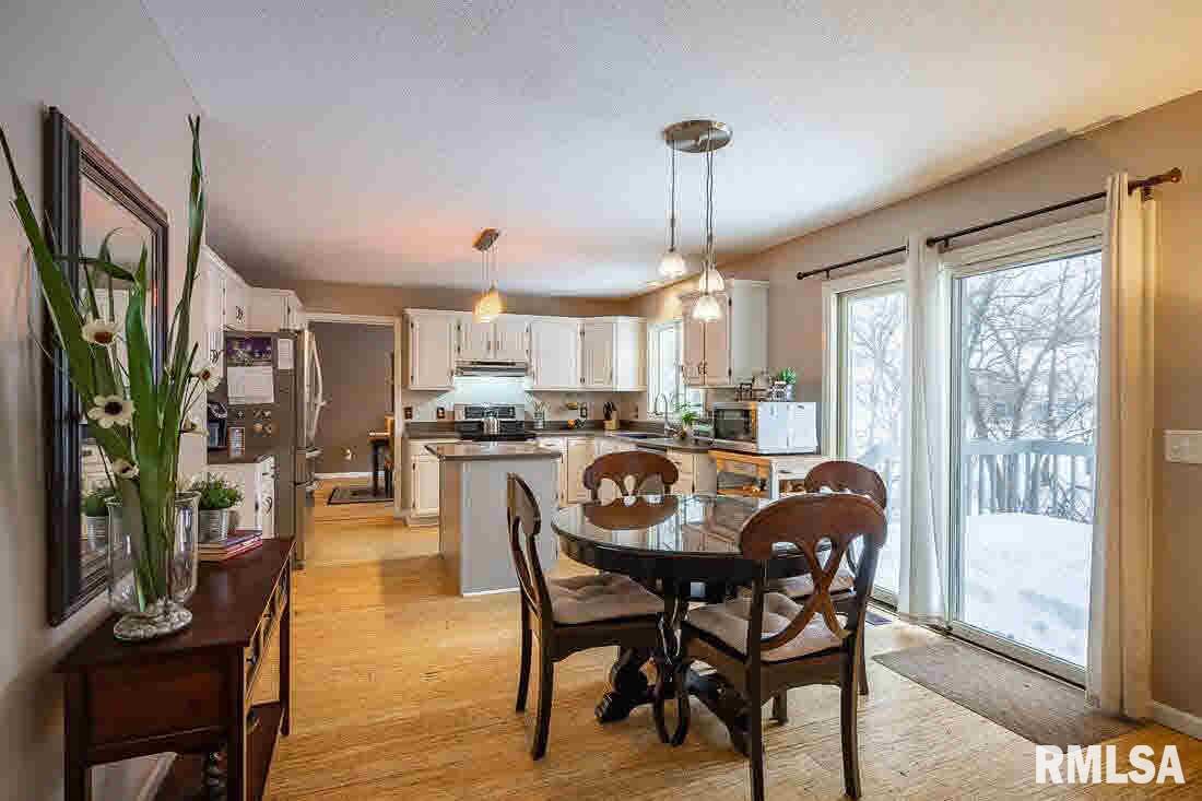 1800 Plum Tree Road Bettendorf, IA 52722 - Photo 8 of 24 Gallery Image 8