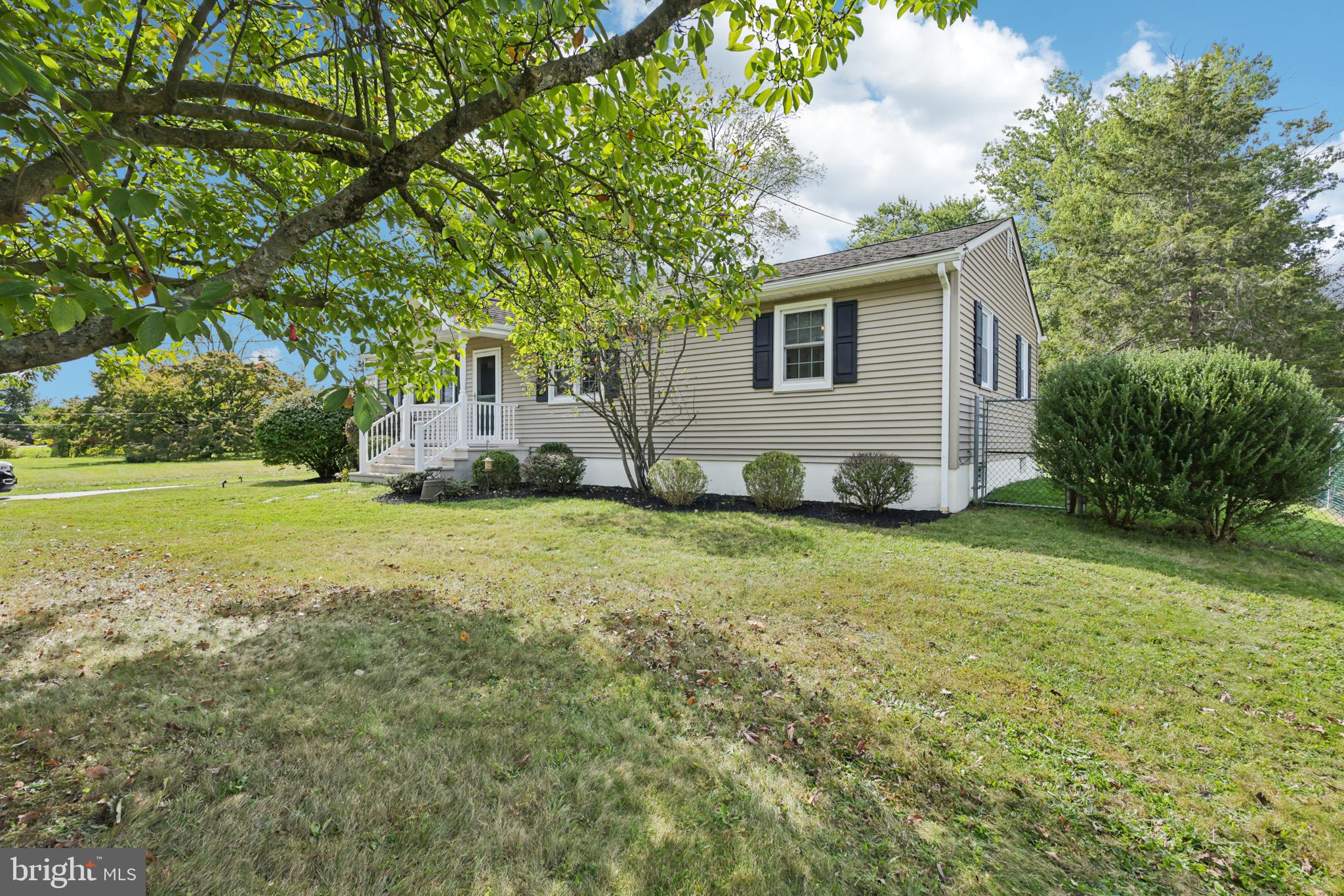 1407 Trenton Harbourton Road Pennington, NJ 08534 - Photo 4 of 31
