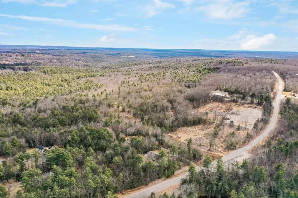 $450,000 | 32-4 Chestnut Hill Road, New Boston, NH 03070