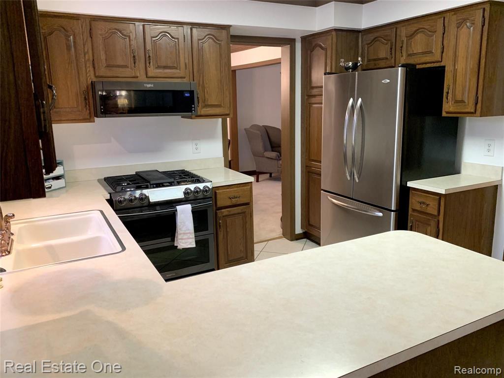372 Fordcroft Drive Rochester Hills, MI 48309 - Photo 17 of 41