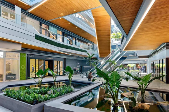 $10,250 | 68 Southeast 6th Street, Unit 1003, Miami, FL 33131