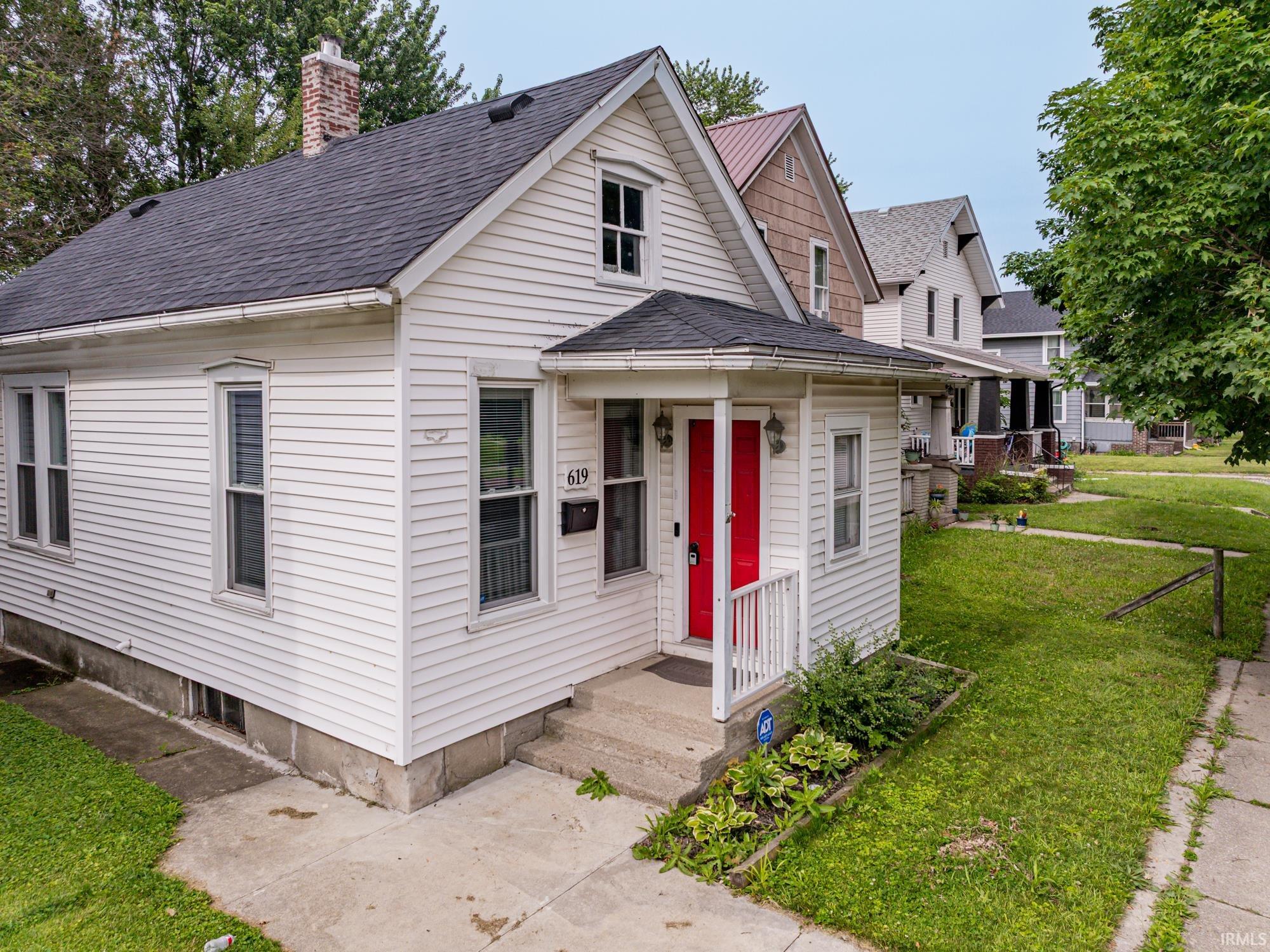 619 Huffman Street Fort Wayne, IN 46808 - Photo 2 of 27