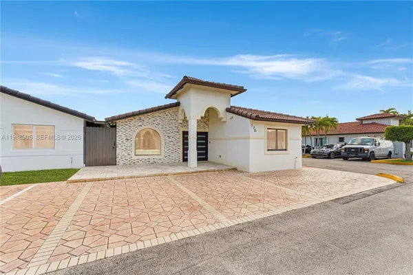 $3,300 | 3355 West 68th Street, Unit 170, Hialeah, FL 33018