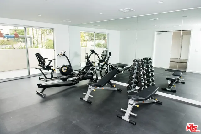 $5,890 | 625 South Barrington Avenue, Unit 105, Los Angeles, CA 90049