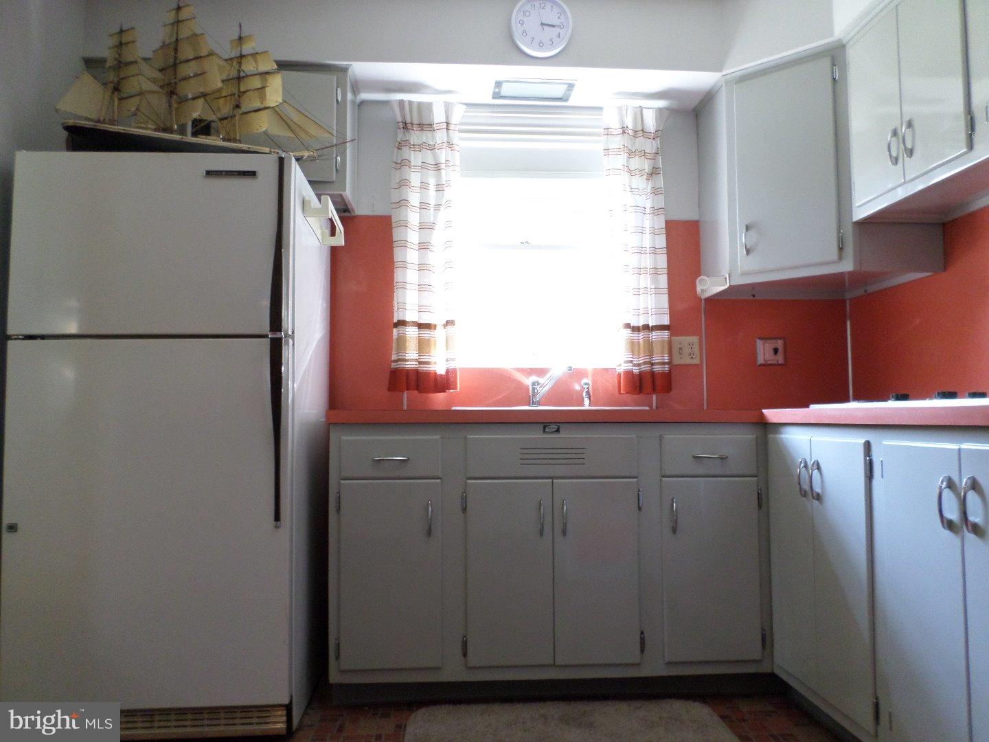 161 Crest Road Sinking Spring, PA 19608 - Photo 6 of 19 Kitchen