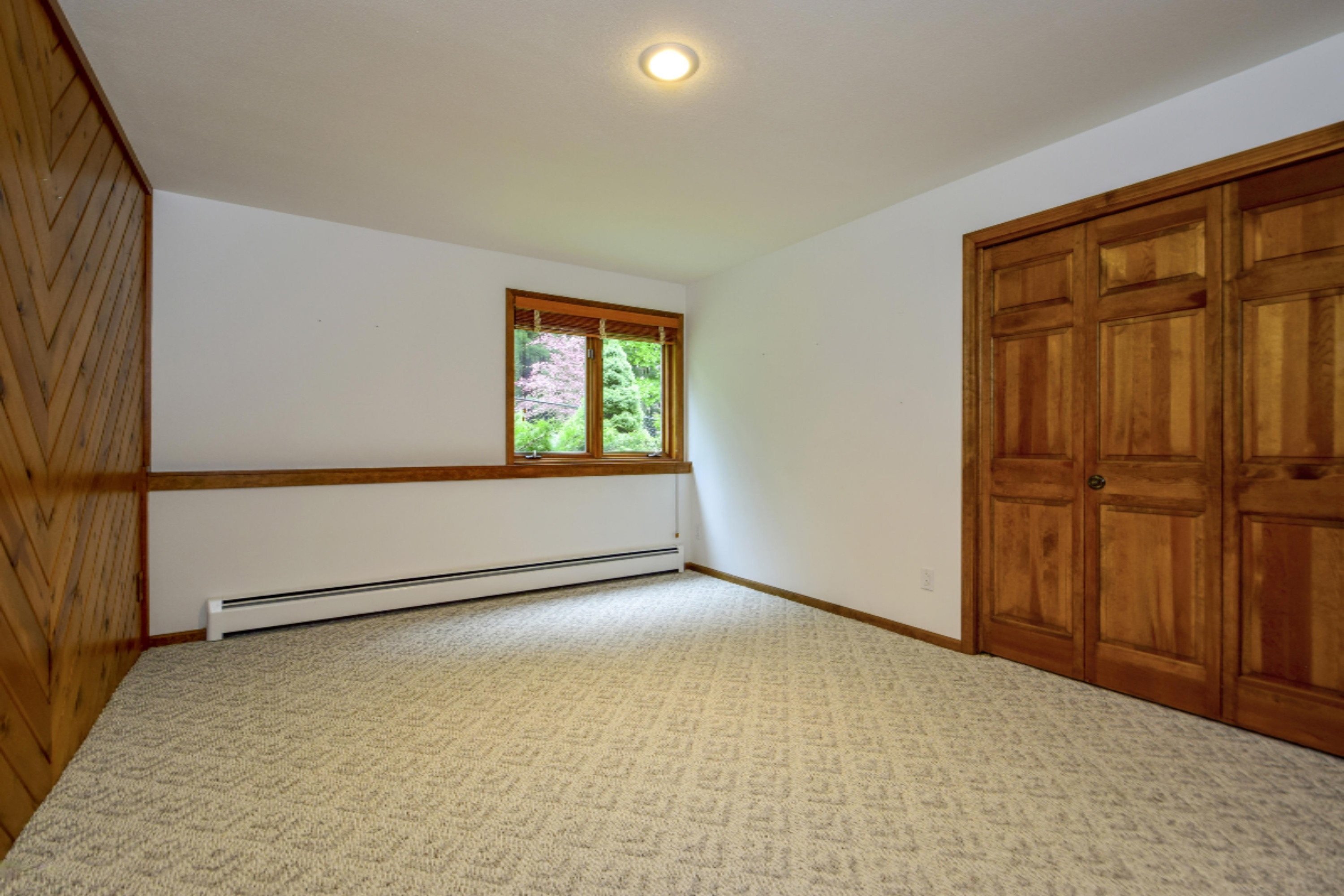 7670 Timber Bluff Road Southeast Ada, MI 49301 - Photo 23 of 32 020-photo-bedroom-7204351
