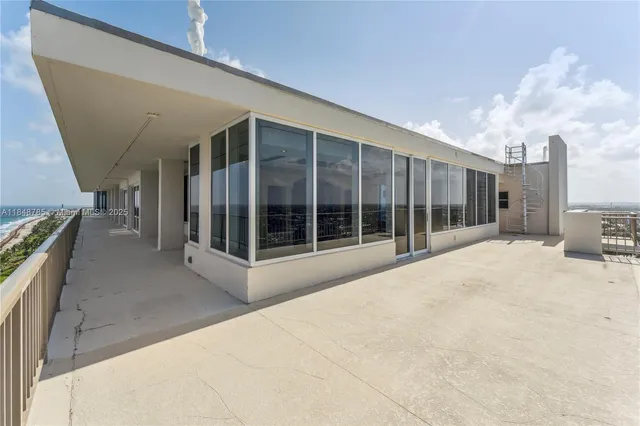 a view of a large parking space