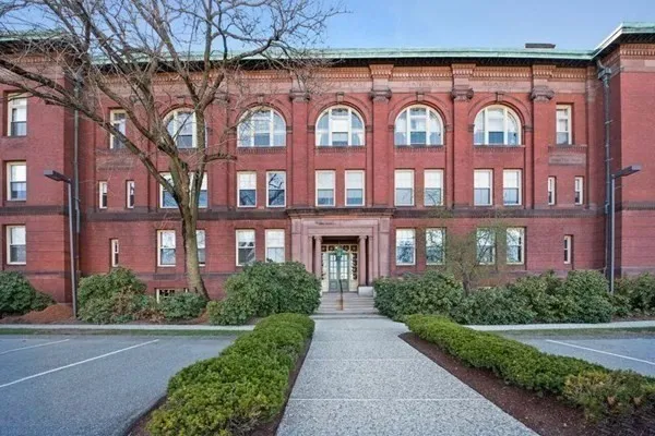 $2,400 | 64 Forest Street, Unit 235, Medford, MA 02155