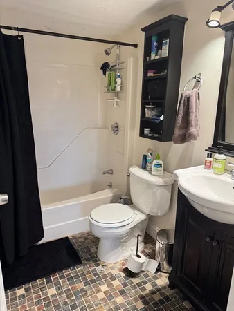 $2,400 | 64 Forest Street, Unit 235, Medford, MA 02155