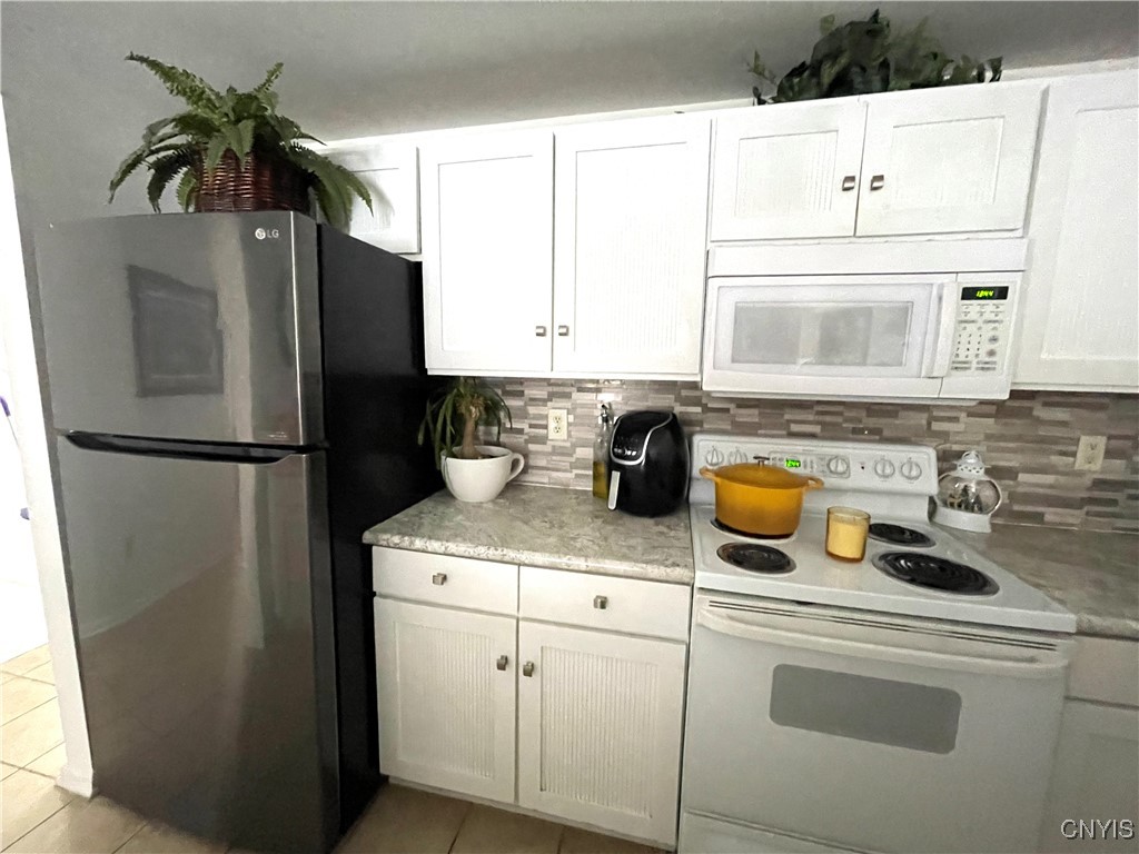 6105 Gillette Road Cicero, NY 13039 - Photo 5 of 36