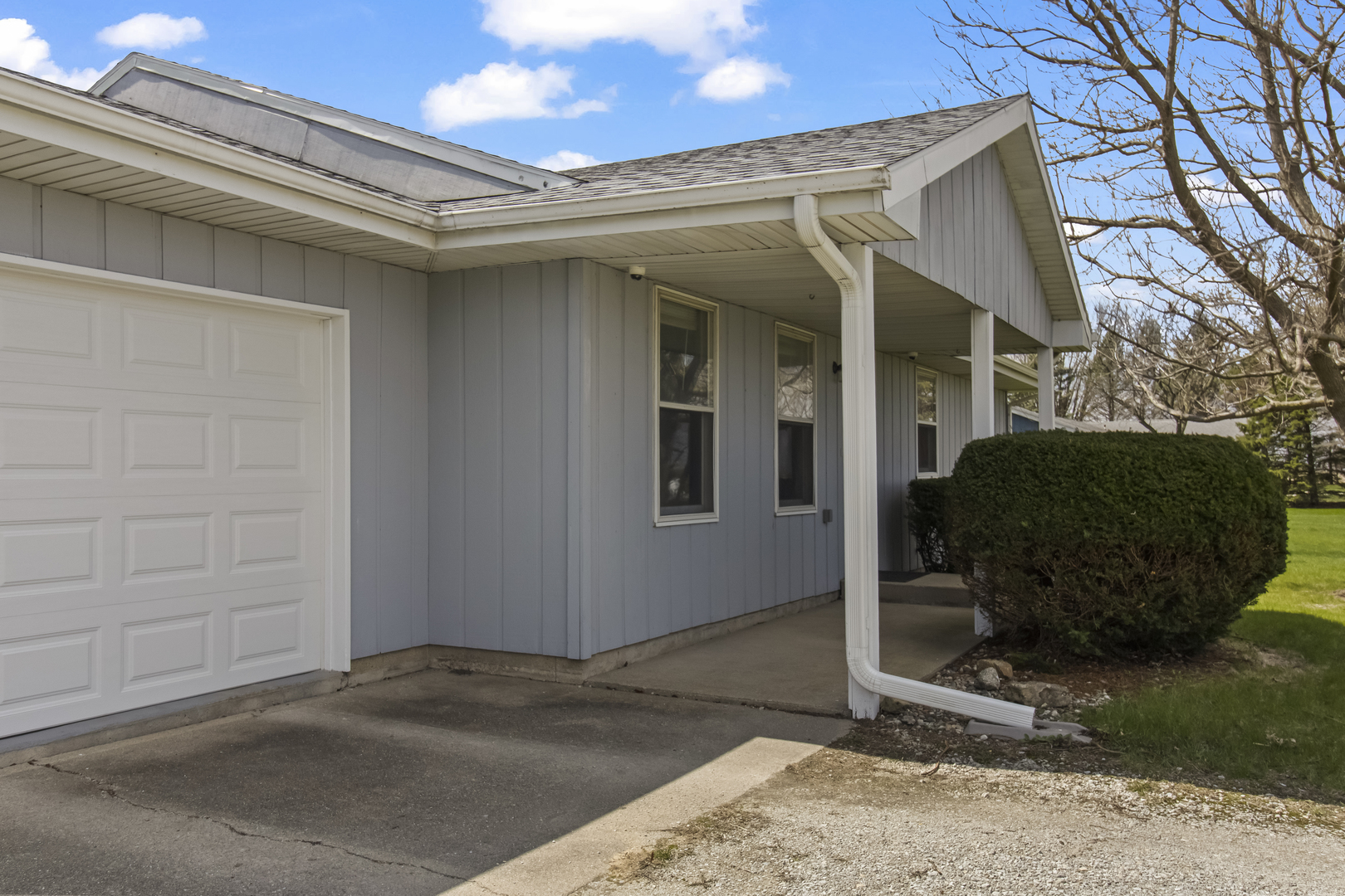 812 West 3rd Street Gilman, IL 60938 - Photo 2 of 19