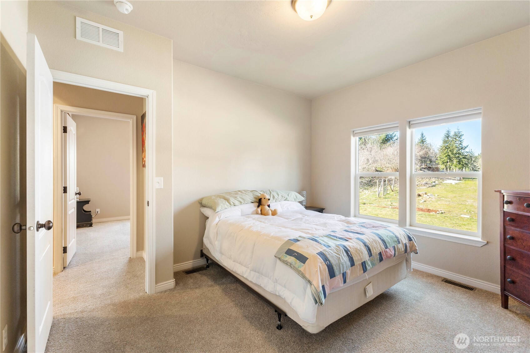 13113 Algyer Road Southeast Rainier, WA 98576 - Photo 19 of 40