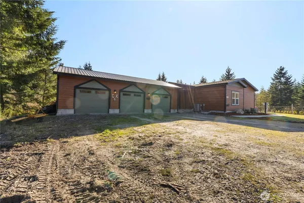 $750,000 | 13113 Algyer Road Southeast, Rainier, WA 98576