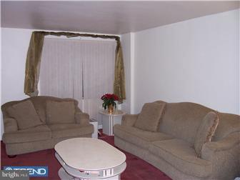 6306 Foxhill Road Philadelphia, PA 19120 - Photo 3 of 12 Living Room