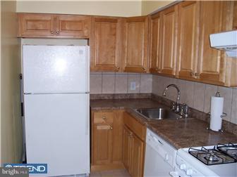6306 Foxhill Road Philadelphia, PA 19120 - Photo 4 of 12 Kitchen