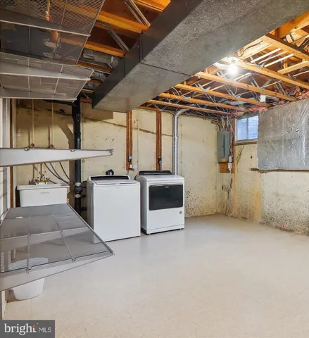 a view of a storage & utility room