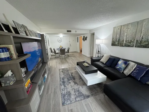 $139,000 | 6701 North University Drive, Unit 216, Tamarac, FL 33321