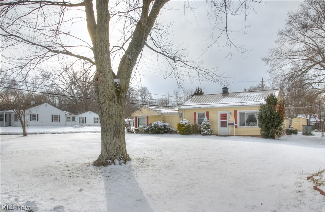 1896 Perth Road Madison, OH 44057 - Photo 2 of 28