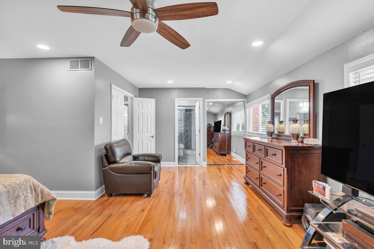 2942 Wexford Road Bensalem, PA 19020 - Photo 23 of 46