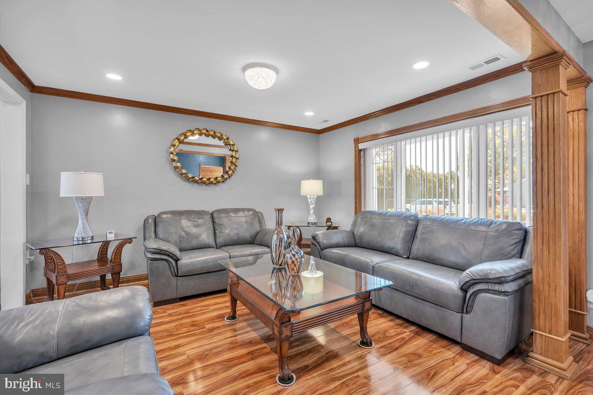 2942 Wexford Road Bensalem, PA 19020 - Photo 8 of 46
