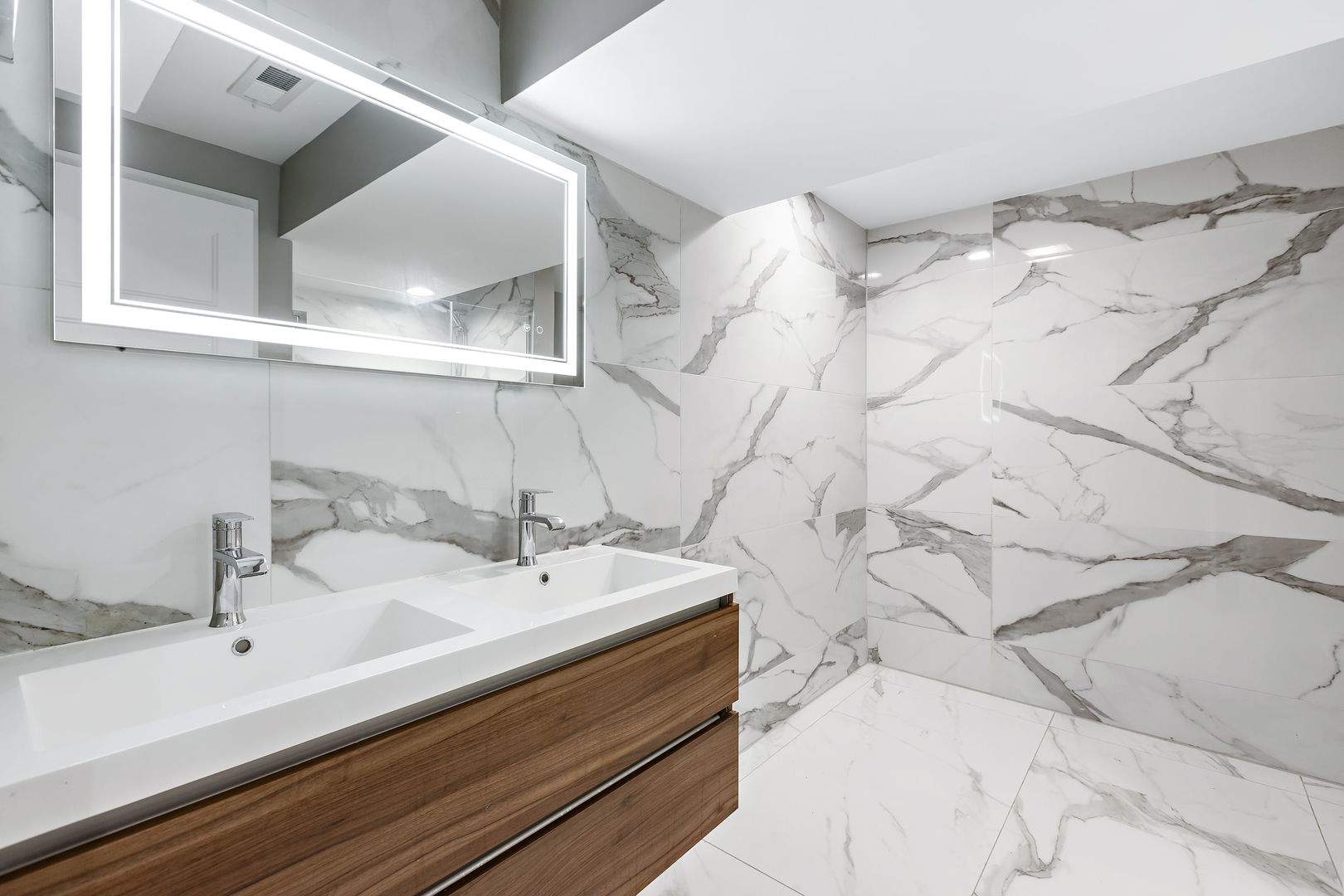 443 East 45th Place, Unit 1 Chicago, IL 60653 - Photo 11 of 12