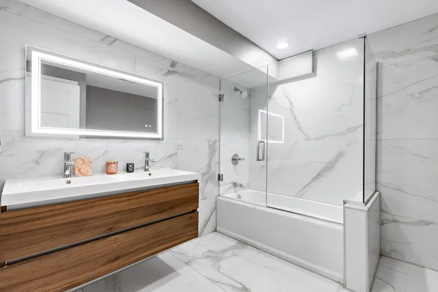 $199,999 | 443 East 45th Place, Unit 1, Chicago, IL 60653