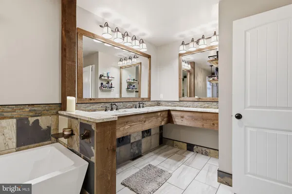 $1,025,000 | 3852 Dark Hollow Road, Furlong, PA 18925