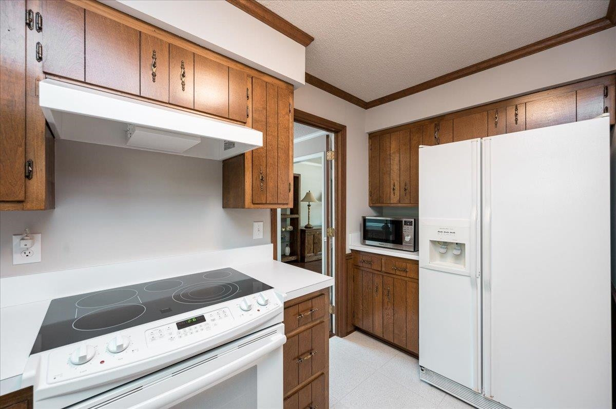 2012 Eagleton Circle Raleigh, NC 27609 - Photo 15 of 29 Photo 15