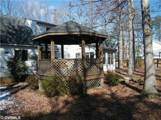 4221 Oxbridge Road North Chesterfield, VA 23236 - Photo 2 of 10 Gallery Image 2