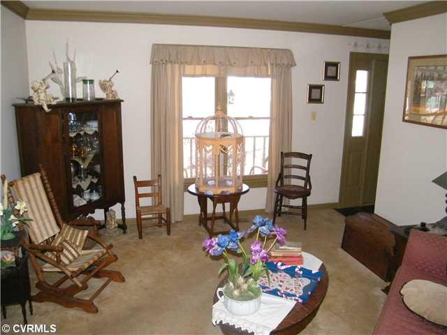 4221 Oxbridge Road North Chesterfield, VA 23236 - Photo 4 of 10 Gallery Image 4