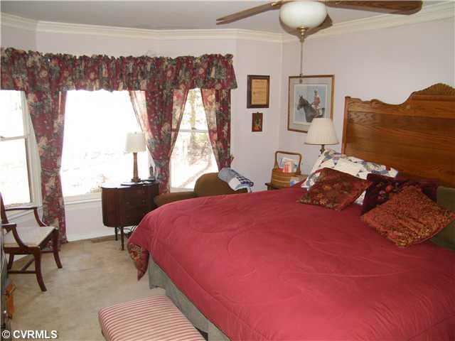 4221 Oxbridge Road North Chesterfield, VA 23236 - Photo 9 of 10 Gallery Image 9