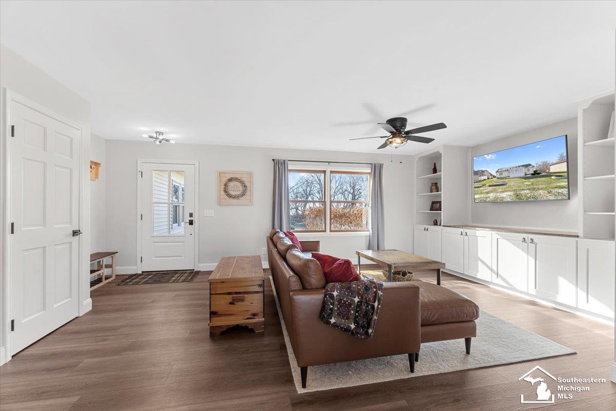4371 Burke Road Newport, MI 48166 - Photo 6 of 35 50163747-c1687401-a5ae-4a26-8f38-129e970eaa4c.JPG