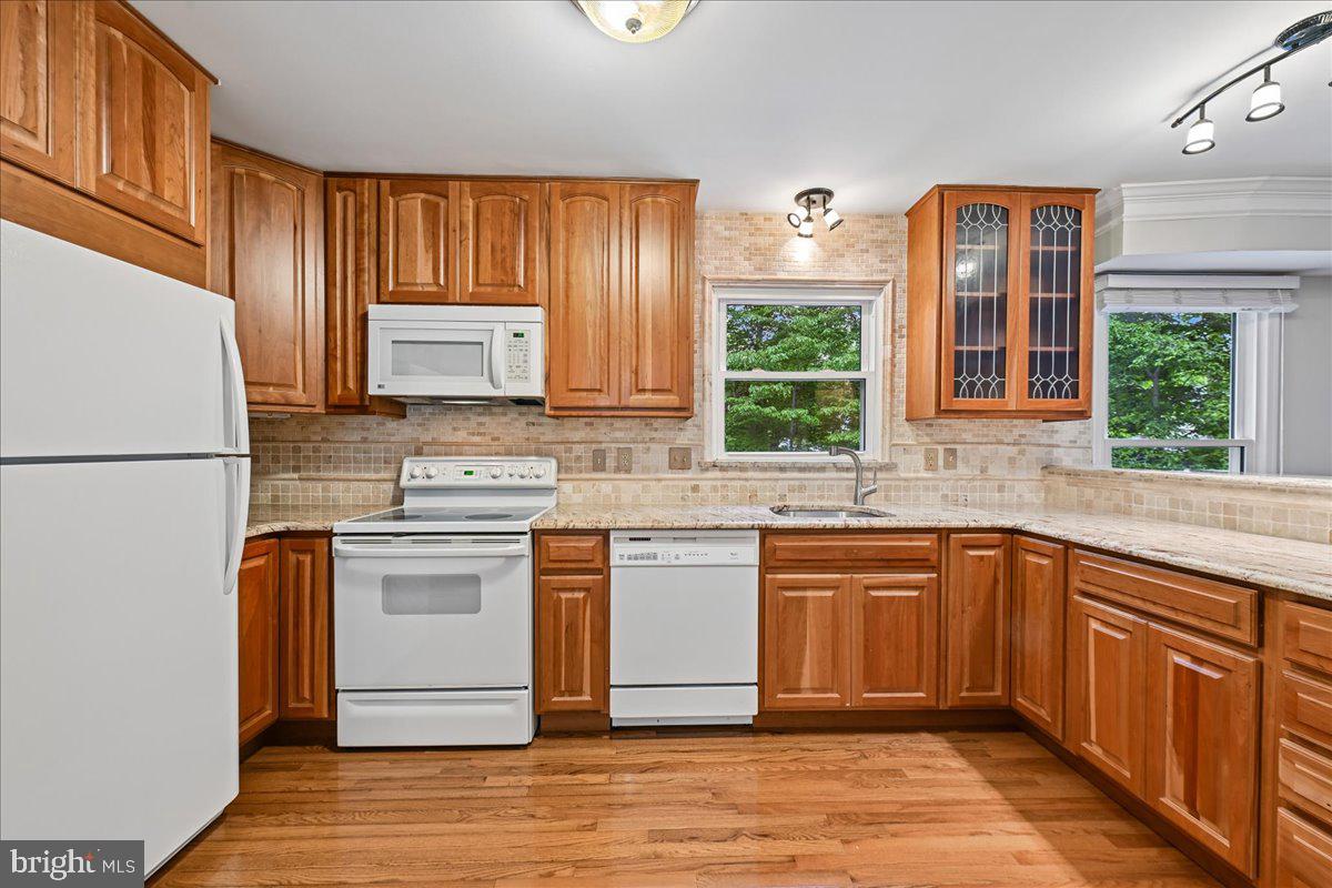 7592 Ruxton Drive Springfield, VA 22153 - Photo 4 of 72