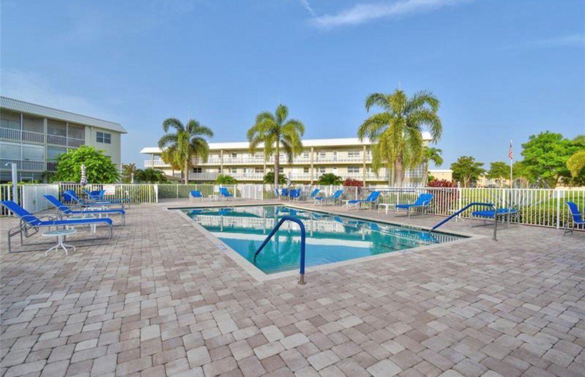 9880 Marina Boulevard, Unit 1520 Boca Raton, FL 33428 - Photo 32 of 36 Pool