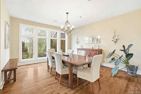 $2,195,000 | 22 Random Farms Circle, Chappaqua, NY 10514