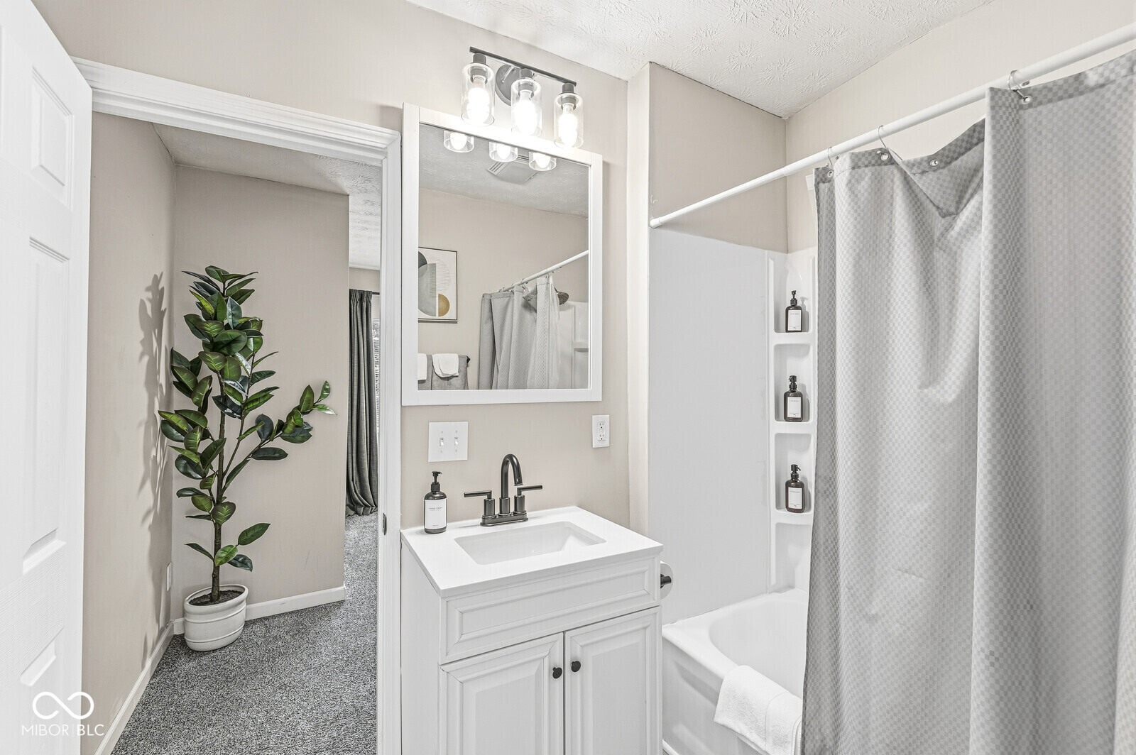 1529 Union Street Indianapolis, IN 46225 - Photo 25 of 44