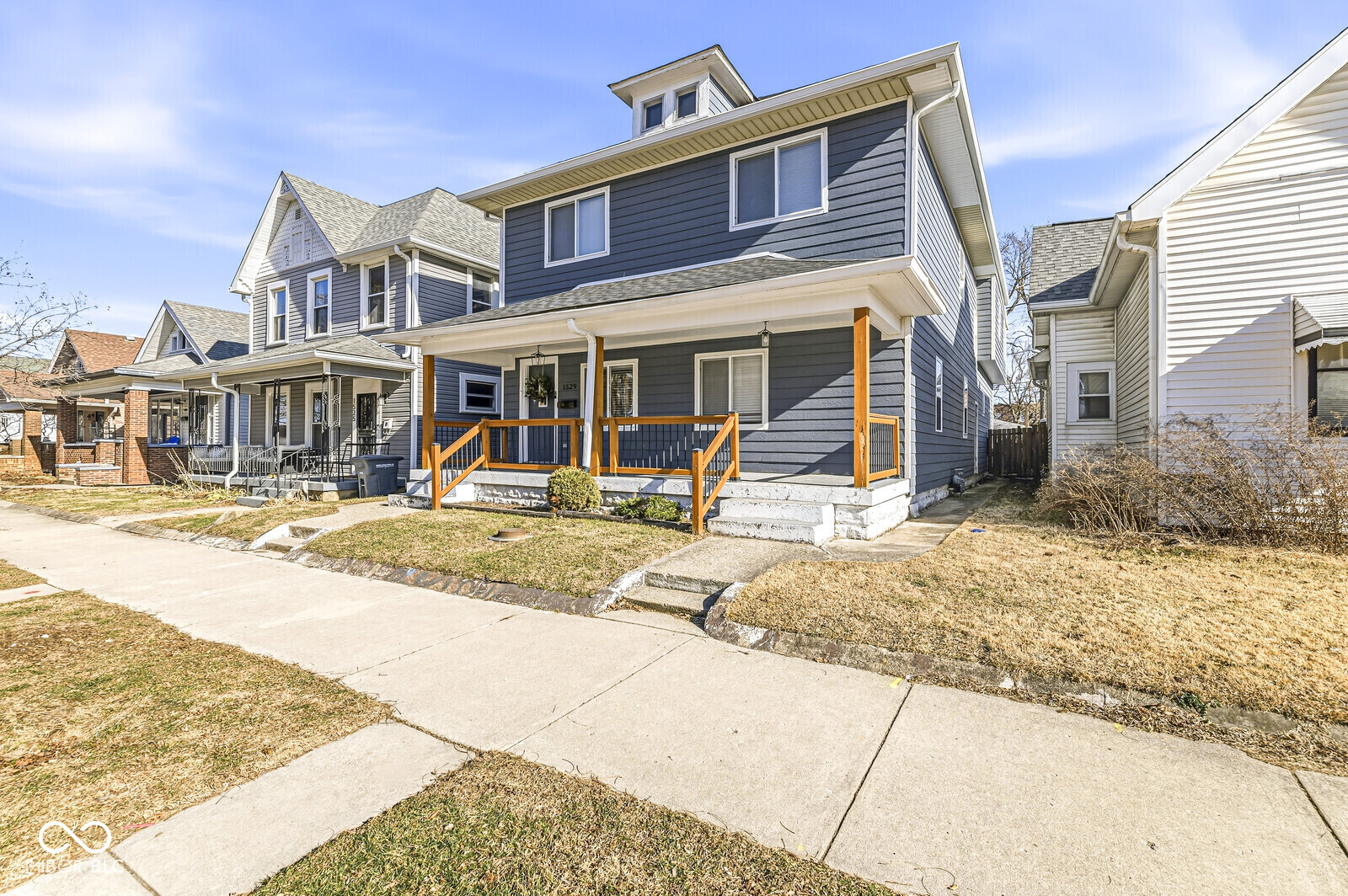 1529 Union Street Indianapolis, IN 46225 - Photo 3 of 44