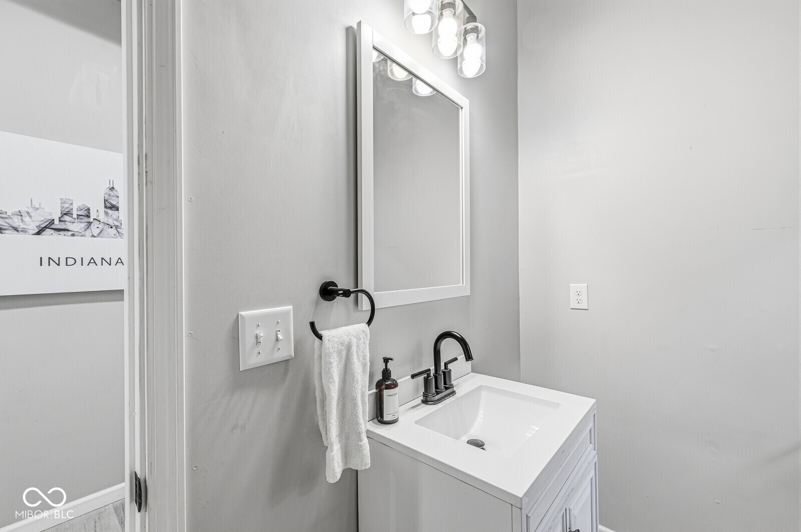 1529 Union Street Indianapolis, IN 46225 - Photo 35 of 44