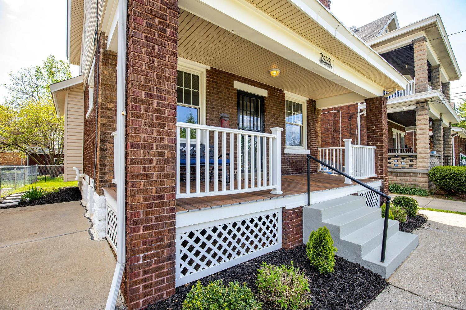 2429 Park Avenue Cincinnati, OH 45212 - Photo 4 of 40