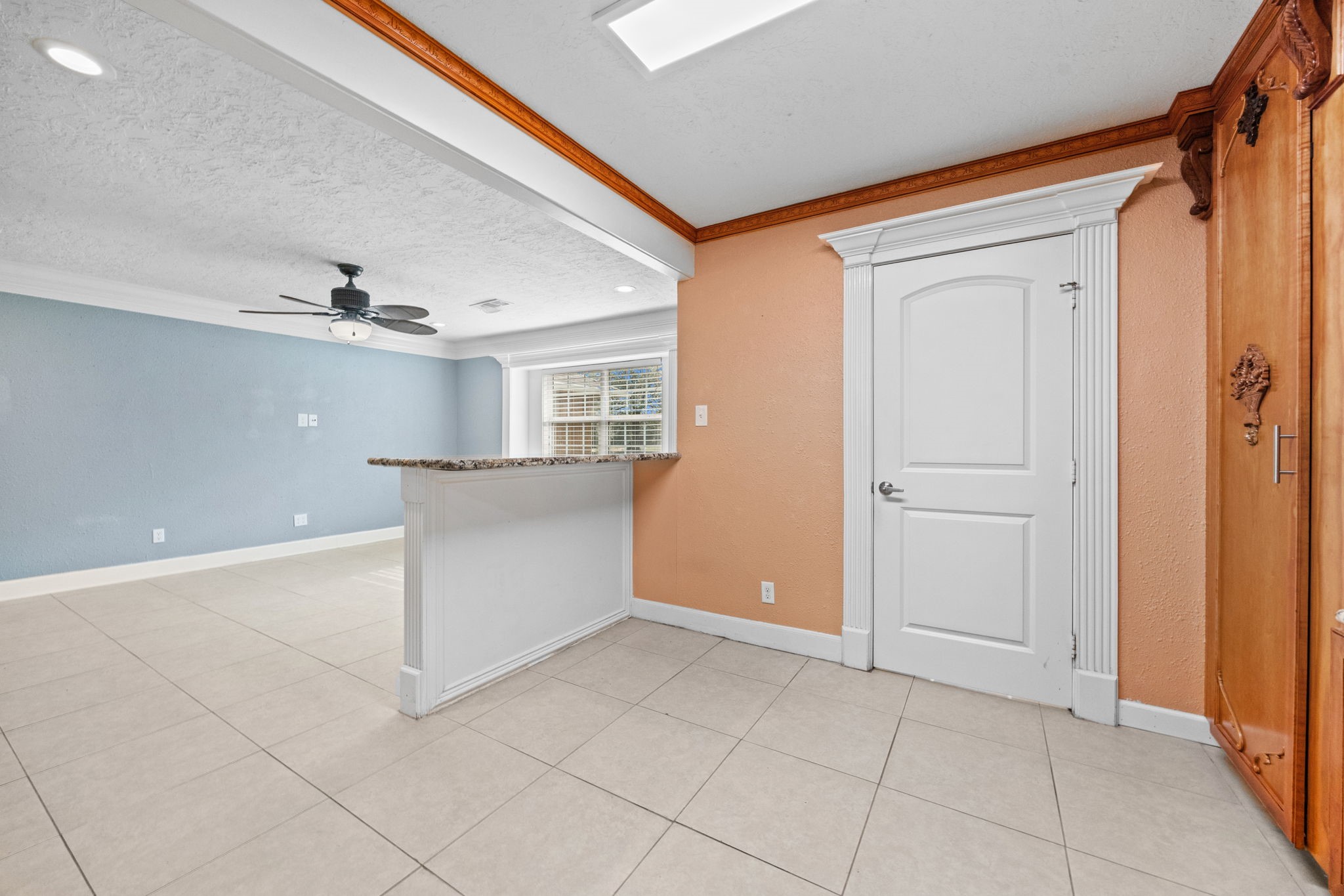 6742 Dusty Lane Conroe, TX 77306 - Photo 10 of 38 VIew from the kitchen to the dining room