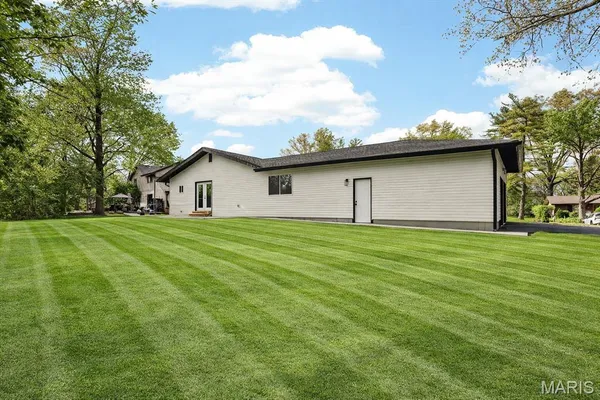 $530,000 | 125 Rue Grand Drive, Lake St. Louis, MO 63367