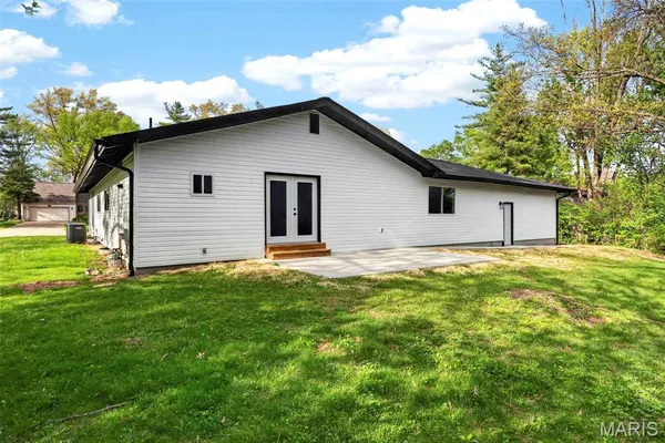$530,000 | 125 Rue Grand Drive, Lake St. Louis, MO 63367
