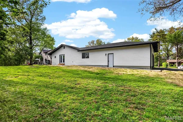 $530,000 | 125 Rue Grand Drive, Lake St. Louis, MO 63367