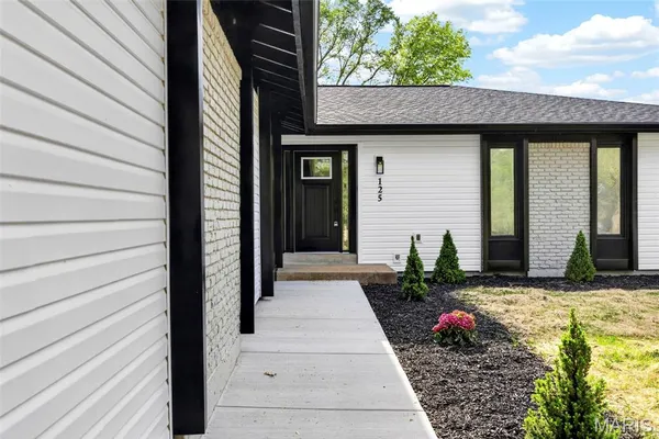 $530,000 | 125 Rue Grand Drive, Lake St. Louis, MO 63367