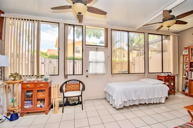 $585,000 | 6640 Thornhill Court, Unit 6, Boca Raton, FL 33433