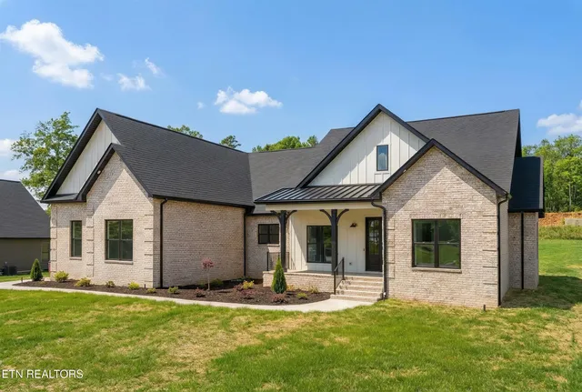 $950,000 | 5918 John Drive, Greenback, TN 37742