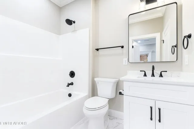 $950,000 | 5918 John Drive, Greenback, TN 37742