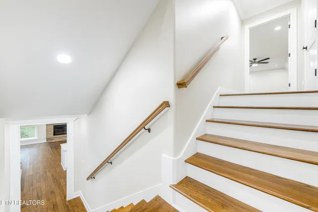 $950,000 | 5918 John Drive, Greenback, TN 37742